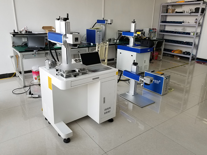 特價出售用于杯子和玻璃杯的旋轉(zhuǎn)光纖激光雕刻機