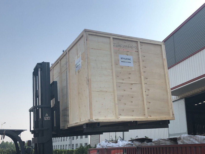 數(shù)控等離子切割工作臺(tái)包裝及發(fā)貨